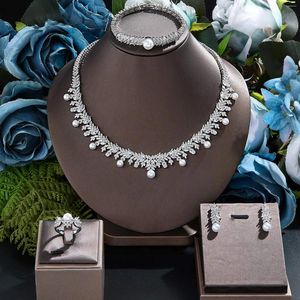 Boucles d'oreilles de collier Set Elegant Cubic Zirconia Pearl of 4 Women's Wedding Party All Zircon Dubai Bridal Jewelry Gift