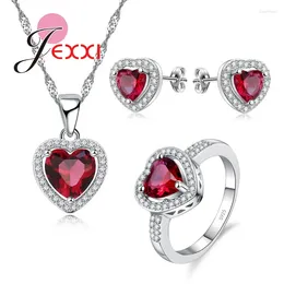 Ensemble de boucles d'oreilles et collier élégant en forme de cœur rouge, en cristal de Zircon cubique, accessoire de mariage pour femmes