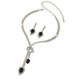 Collier Boucles D'oreilles Ensemble Élégant Strass Pendentif Bijoux Hypoallergénique Alliage Matériel Boucle D'oreille Pour Les Mariées De Bal Costume Accessoires