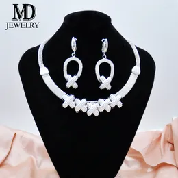 Collier Boucles d'oreilles Set Elegant Wedding Jewelry White Simple Cross Design Fashion Fashion's Party Christmas Gift