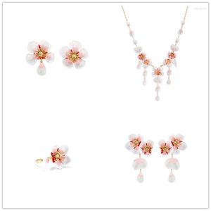 Ensemble collier et boucles d'oreilles en émail blanc, bagues en fleurs de cerisier, broche, bijoux pour femmes, tendance 2023