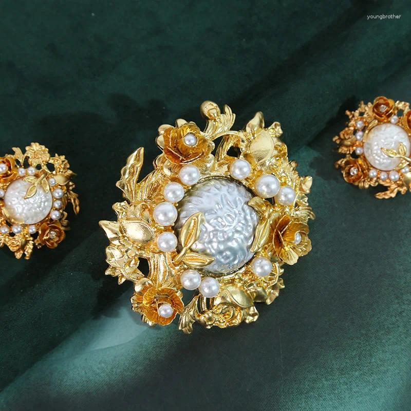 Halskette Ohrringe Set European und American Style Exquisite Handwerkskunst Nischendesign Blumengeprägter Brosche Schmuck Schmuck