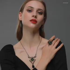 Ensemble de collier et boucles d'oreilles pour femmes, bijoux exagérés, pendentif araignée rétro géométrique en métal vert cristal, Cool Halloween