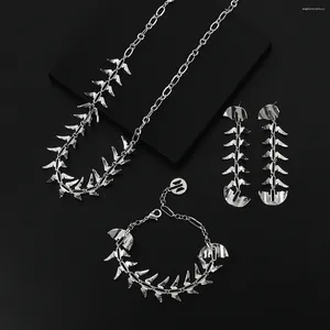 Ensemble de collier et boucles d'oreilles couleur argent exagéré, en acier inoxydable, pompon en queue d'aronde, Bracelet Punk à la mode pour fille