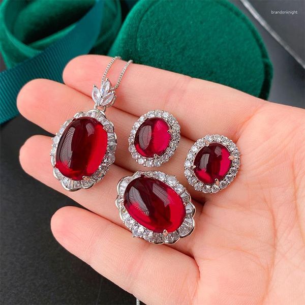 Collier Boucles d'oreilles Set Eyika Vintage Elegant Ladies Green Red Lab Chalcedonie Zircon Fleur Ringue d'oreille Bonnet bijoux femelle Feme Bridal Fine