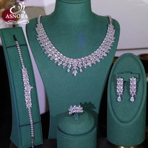 Ensemble de boucles d'oreilles et collier pour femmes, 4 pièces, cristal, zircone cubique, accessoires pour femmes, robe nigériane, mariage, dubaï