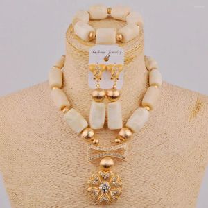 Ensemble collier et boucles d'oreilles, bijoux africains à la mode, perles de corail blanches, pour mariée