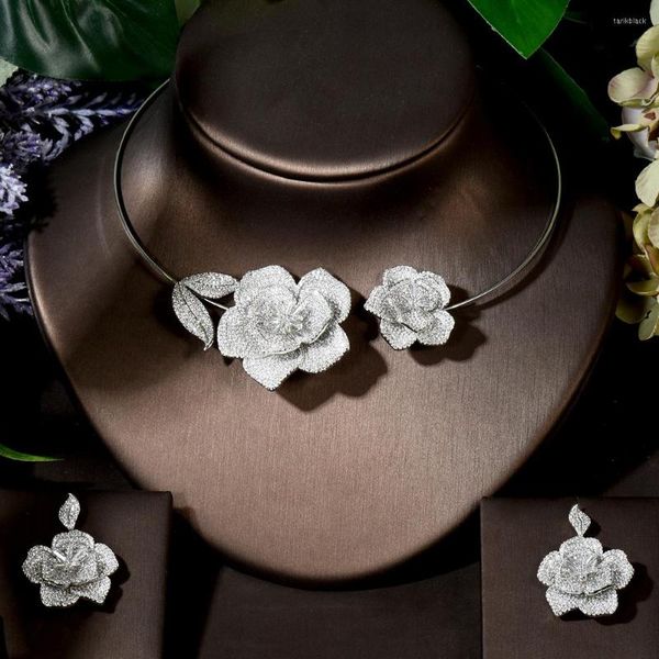 Conjunto de aretes de collar Moda Femme Boda nupcial de lujo Noble Flores grandes Conjuntos de aretes Cena Fiesta Show Joyería Parure Bijoux N-1588