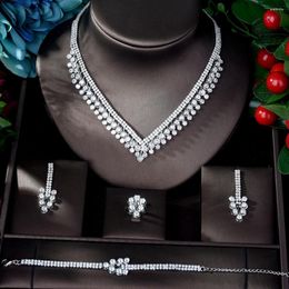 Collier Boucles d'oreilles Set Fashion Shinning Pave CZ Dubai 2023 Femmes Wedding Zirconia Leaf Design Copper 4pcs Jewelry Collier Mariag N-896