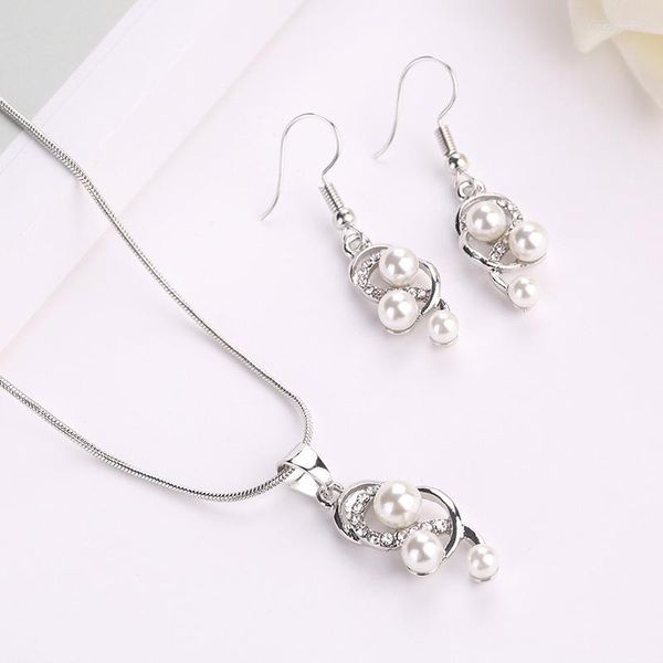 Conjunto de collar y pendientes, perla simulada a la moda para boda, colgante de cristal con pasador de flor bonita, venta al por mayor para mujer