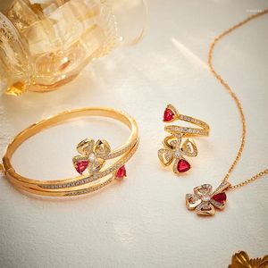 Collier Boucles d'oreilles Set Fashion Style Femme Dame Rouge Rouge Cubic Zircon Fleur Rose Rose Ring Bracelet Bracelet