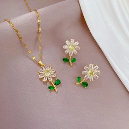 Ketting Oorbellen Set Modieus Charmant Wit Groen Blad Zonnebloem en Klassieke Retro Roestvrij Staal Feest Bruiloft Sieraden