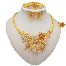 Pendientes del collar Juego de pulsera de arete de hojas Fine India Piedras para mujeres Regalos de boda nupcial africanos Color de oro