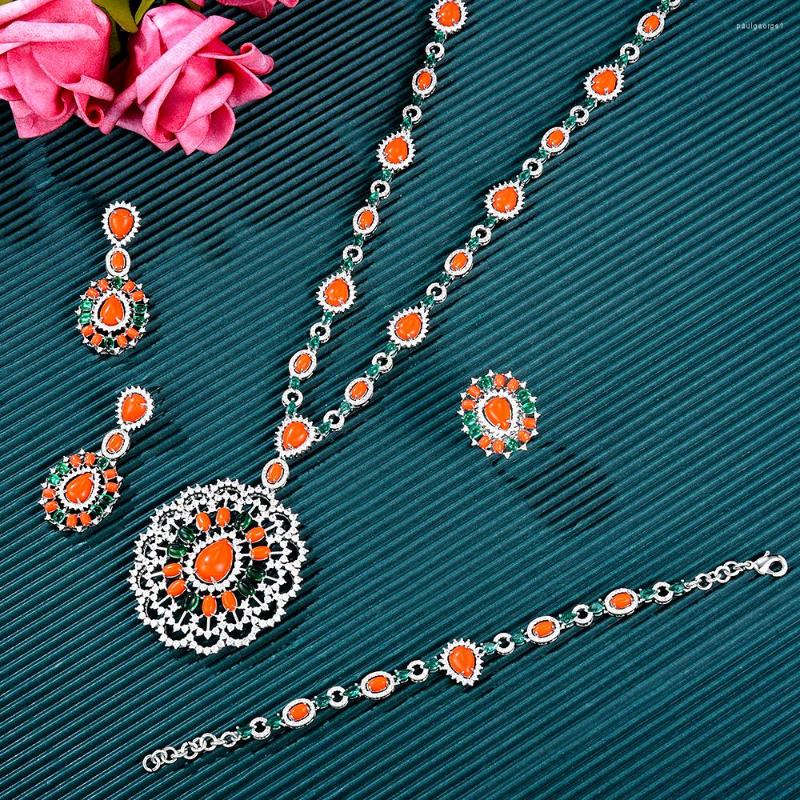 Серьги ожерелья устанавливают модные бирюзовые украшения Godki