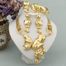 Conjunto de collar y pendientes para mujer, joyería chapada en oro, colgante de leopardo, pulsera grande africana, anillo, fiesta de Dubái