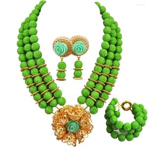 Ensemble de boucles d'oreilles et collier, perles de corail artificielles africaines vertes, mariage nigérian, fête nuptiale, 22-11-24D5