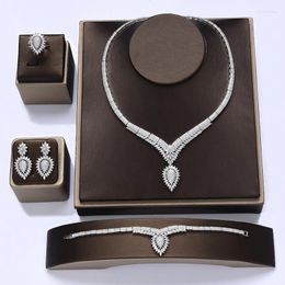 Ketting oorbellen set Hadiyana Waterdrop Design vrouwen trouwring en armband zirconia cn1115 conjunto de joyas