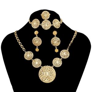 Collier Boucles d'oreilles Set India Gold Color Hollow Out Round Pendant Fashion Bracelet Ring Charm Mariage d'anniversaire Gift d'anniversaire