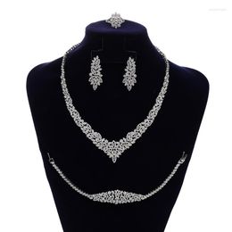 Ketting Oorbellen Set Sieraden HADIYANA Noble Lady Bruid Bruiloft Armband Ring Oorbel Dubai Zirconia CN2170 Parrure De Bijoux