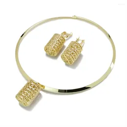 Boucles d'oreilles de collier Set Kdlun Bijoux pour les femmes Pendre en alliage creux Torques Choker Big Drop African