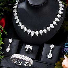 Collier Boucles d'oreilles Set Kellybola Luxury Magnifique anneau long brillant pour femmes Mariage de mariée Costume de zircone cubique