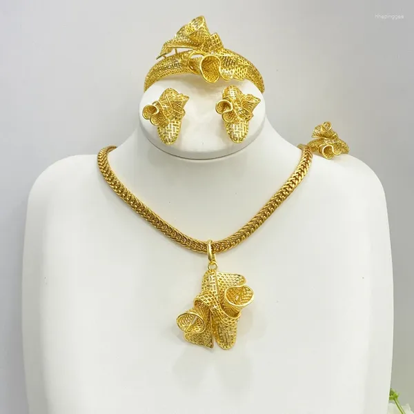 Conjunto de collar y pendientes de lujo para mujer, joyería chapada en oro de 18 quilates, 4 Uds., anillo de pulsera de flores y accesorios para fiesta de boda de Dubái