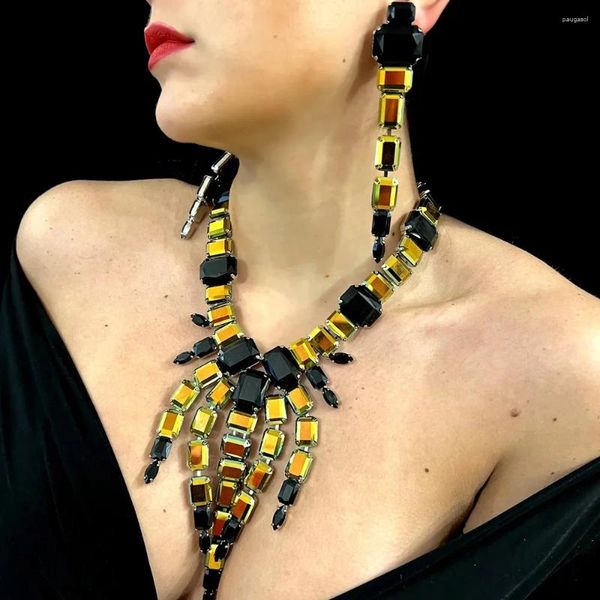 Pendientes de collar Conjunto de collares de cristal de agua negra de lujo para mujeres joyas de estallido largo de diálogo de imitación