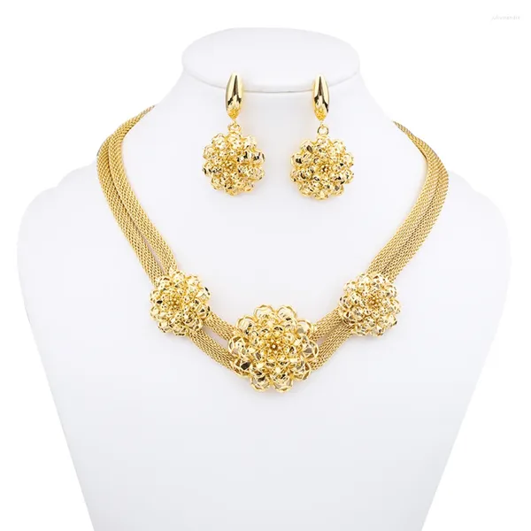 Conjunto de collar y pendientes con diseño de flores de lujo, colgante plano, joyería de Color dorado, regalo de novia para fiesta de boda brasileña de Dubái