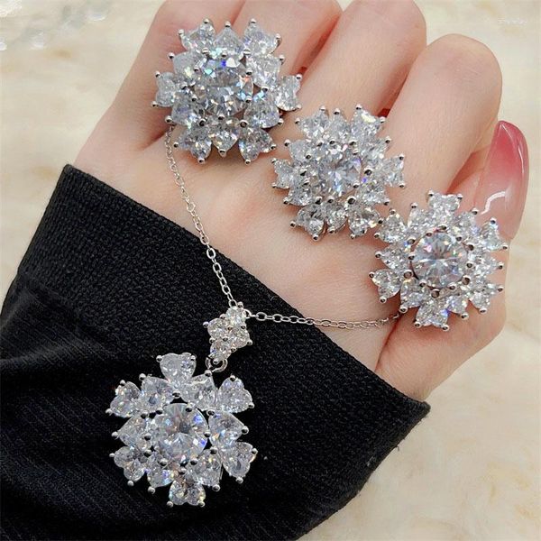 Collier Boucles d'oreilles Set Anneau de flocon de neige de luxe pour femmes mariée Zirconi bijourie perçante Fashion élégante Engagement de mariage vintage