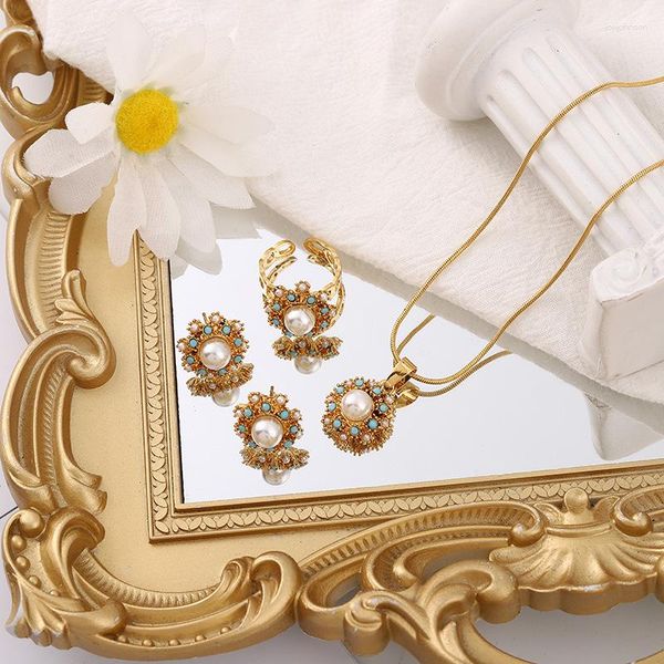 Collier boucles d'oreilles ensemble MANDI grande perle incrustée de bijoux pour femmes fleur forme pierre naturelle plaqué or ensembles de bagues