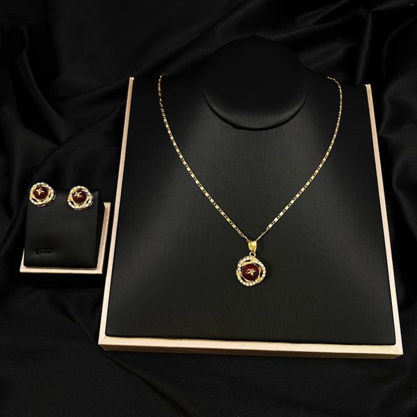Conjunto de collar y pendientes MANDI, piedra roja natural, dos piezas, chapado en oro de 18 quilates, joyería con incrustaciones de diamantes de imitación que no se decolora para mujer