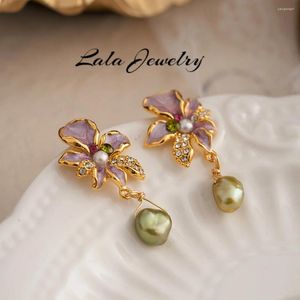 Boucles d'oreilles de collier Set Natural Pearl femelle du moyen-âge Petit et unique Design 2024 Style chinois