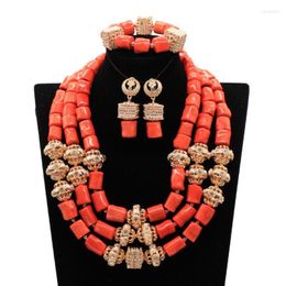 Collier boucles d'oreilles ensemble bijoux de mariage nigérian luxe 3 couches vraies perles de corail africain pour les mariées femmes fête ABG068 boucles d'oreilles Earl22