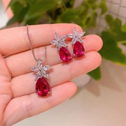 Necklace Earrings Set Pear Shaped Water Droplets Red Crystal Star Pendant Earring Flower Womens Jewelry Friend Gift Designer Luxury Fashion