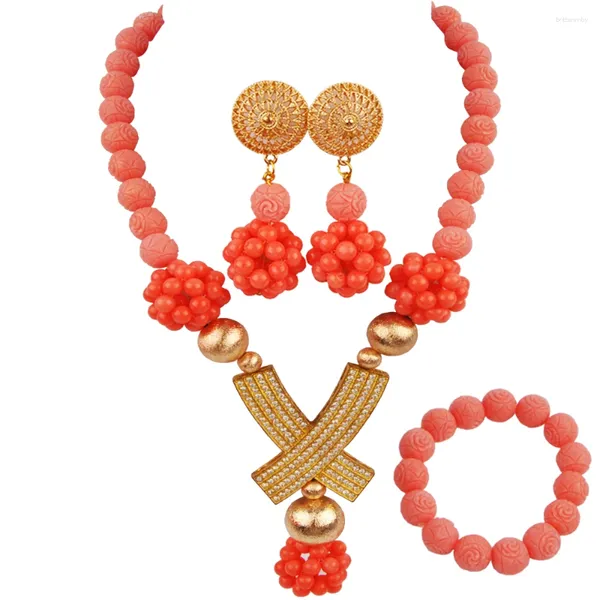 Ensemble collier et boucles d'oreilles en corail rose, bijoux en perles africaines 22-12-07-C7