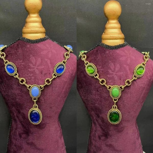 Collier Boucles d'oreilles Set Qingdao Ornement à l'ornement moyen Vintage Candy Collate Retro Style Ring Backle Design Emerald