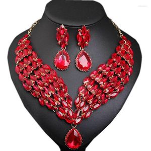 Ketting Oorbellen Set Rode Kristal Verklaring Goud Kleur Bruids Bruiloft Kostuum Sieraden Accessoires Stre22