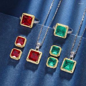 Ensemble de boucles d'oreilles et collier en diamant carré rouge à haute teneur en carbone, pendentif en zircone cubique 5A, bague réglable, bijoux pour femmes, accessoire de robe, cadeau