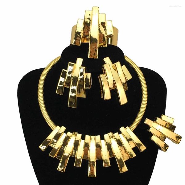 Collar Pendientes Conjunto Venta Dubai Italiano Joyería chapada en oro Banquete de boda para mujer Colgante grande Peso ligero Negrita FHK17006