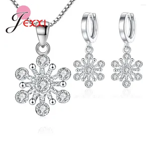 Boucles d'oreilles de collier Set Shining Crystal Colliers Set 925 Sterling Silver for Women Flower Design Engagement de mariage