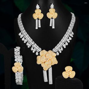 Ensemble de collier et boucles d'oreilles brillants, 4 pièces, Bracelet à fleurs, bague, bijoux pour femmes, bijoux de mariage de haute qualité