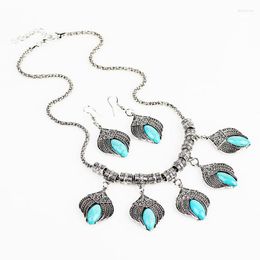 Conjunto de collar y pendientes de turquesas sintéticas, joyería, gargantilla, anillos para mujer, colgante de flor hueca, cadena de acero inoxidable Stre22