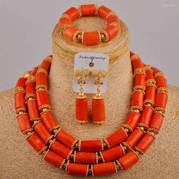 Conjunto de collar y pendientes, gargantilla de tres hileras, cuentas de Coral, joyería que incluye pulsera, Color naranja/rojo, blanco, nupcial