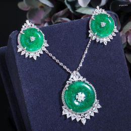 Ketting oorbellen zet driegraces groene witte kubieke zirconia stenen mode grote stud en hanger voor vrouwen feestjuwelen js607