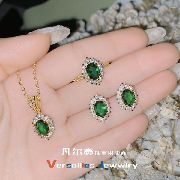 Collier Boucles d'oreilles Ensemble Versa rétro Green Tip Color Treasure Compact Send Plated 18K Micro-INSET Zircon Imitation Emerald