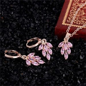 Collier Boucles d'Oreilles Parure Blanc Champagne Rouge Rose Pendentif Or Qualité Cubic Zirconia Leaf