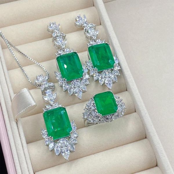 Conjunto de aretes de collar con guata de algodón Abuela Anillo de circón verde para mujer Pendientes de moda elegantes Joyería brillante de diamante completo
