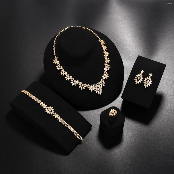 Collier Boucles d'oreilles Set Women's Wedding Dubai Bride Jewelry Cumbic Zirconia Deluxe quatre pièces