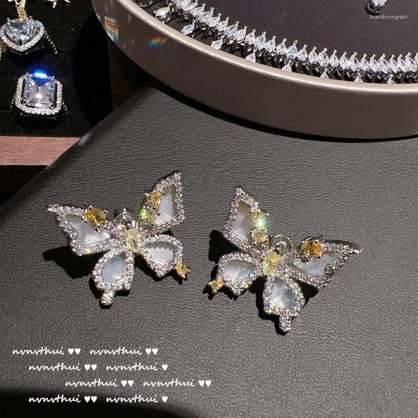 Collier Boucles d'oreilles Set Yellow Zircon Butterfly for Women Antique Water Drop Gem Shem Insect Classic Magnifique bijoux