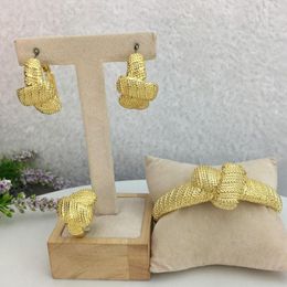Collana Orecchini Set Yuminglai Dubai Gioielli in oro con set di braccialetti per donna FHK11528